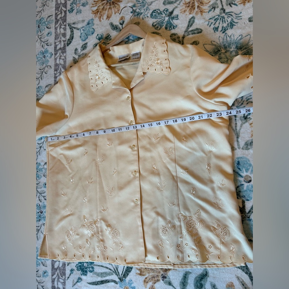 Vintage BonWorth Butter Yellow Embroidered Short Sleeve Button Down Shirt - Picture 13 of 15